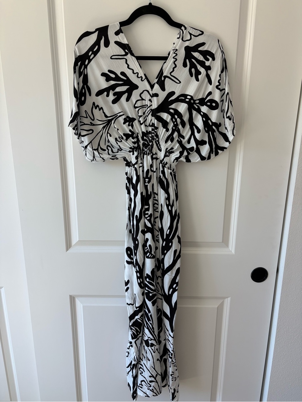 Black & White Botanical-Print Maxi Dress with Cinched Waist